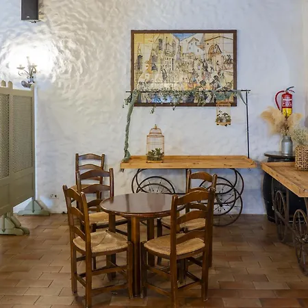 Cubo's Cortijo San Antonio Guest house