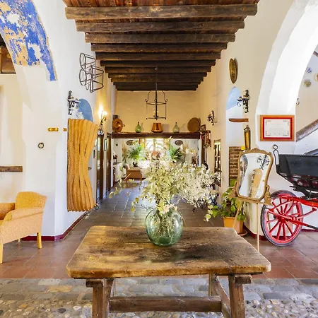 Cubo's Cortijo San Antonio Guest house *